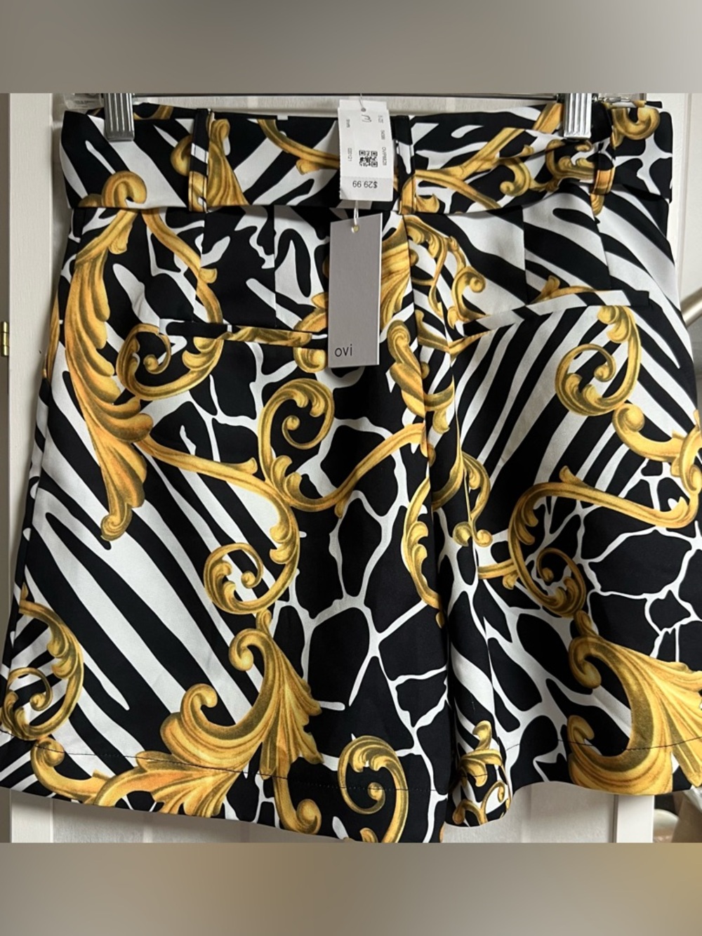 NWT Ovi Women's Baroque Print Shorts SZ MEDIUM Black Gold White With Belt - Picture 2 of 4